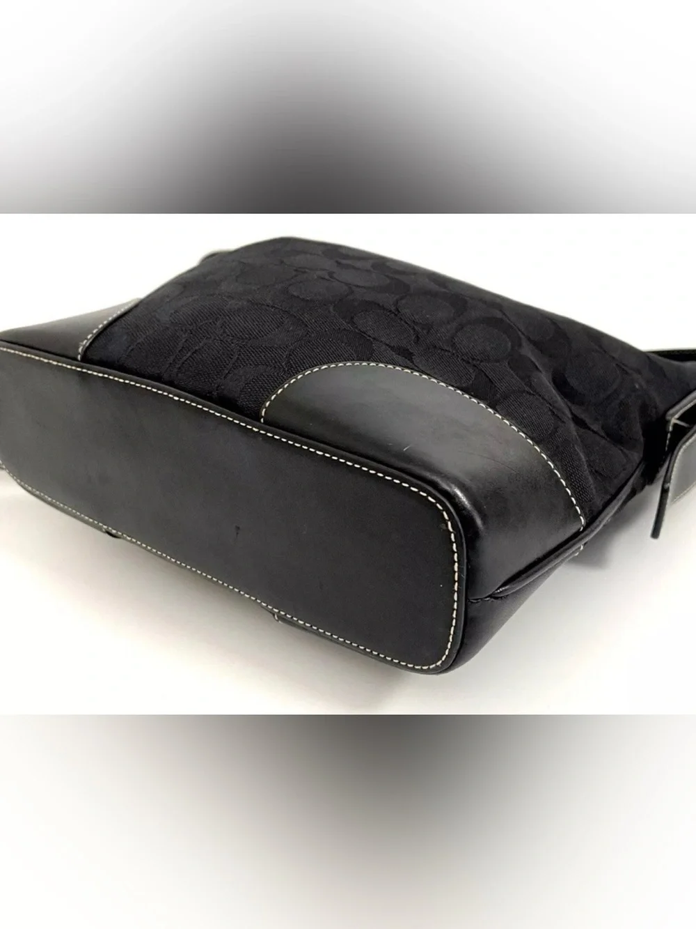 COACH Canvas Chelsea Signature Slim Duffel Medium